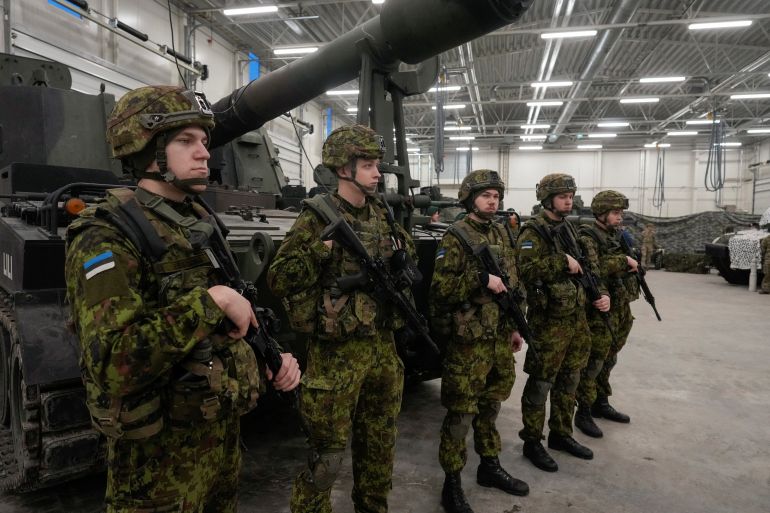 UK and Baltic defence ministers meet in Estonia to discuss providing heavy weaponry to Ukraine Estonian NATO troops stand in line during a news conference of British Secretary of State for Defence Ben Wallace, Baltic defence ministers and representatives from other NATO members in Tapa Army Base, Estonia, January 19, 2023. REUTERS/Ints Kalnins DATE 19/01/2023 SIZE 5500 x 3667 SOURCE REUTERS/Ints Kalnins